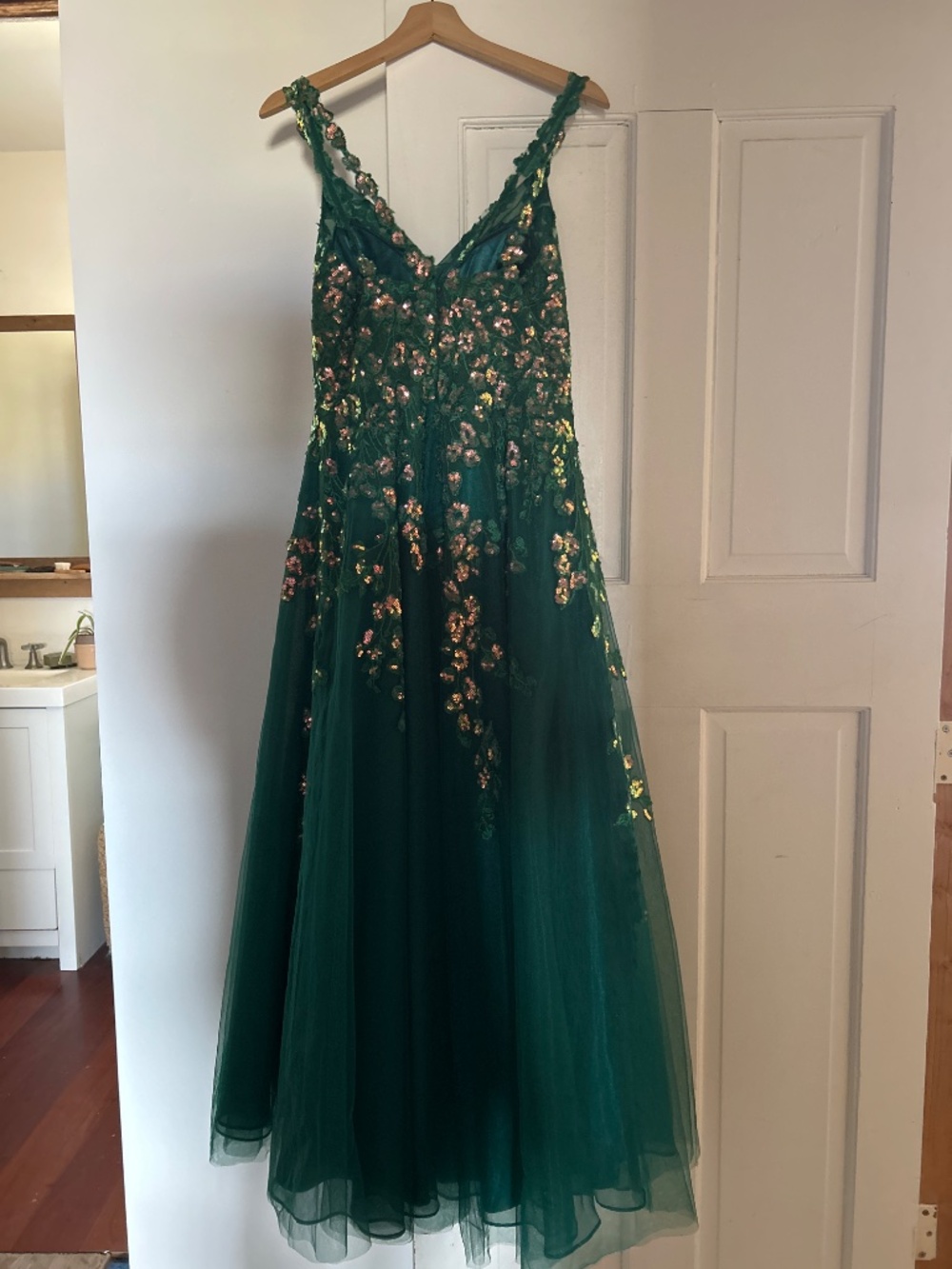 Prom dress - Picture 2 of 5